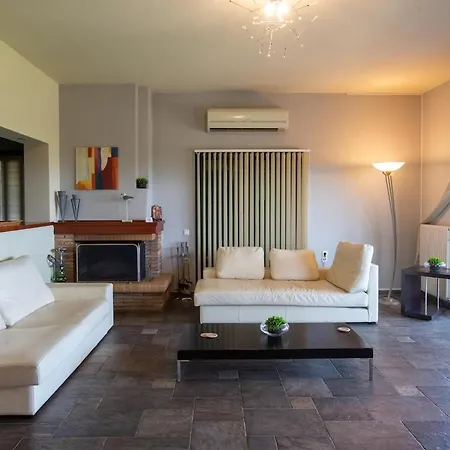 Luxury Garden Kiato Appartamento