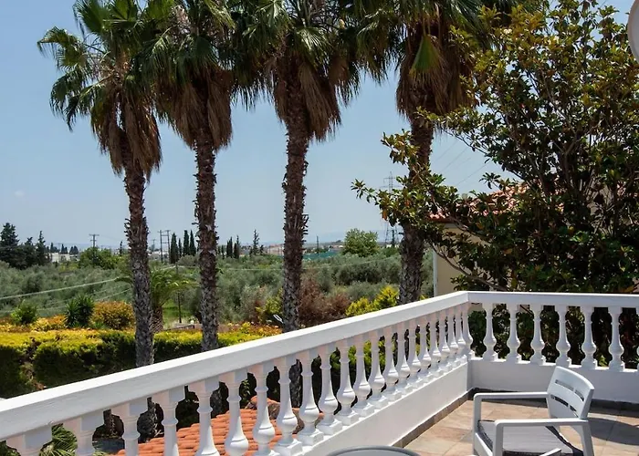 Luxury Garden Kiato Appartement *